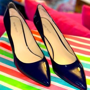 3.5 inch navy patent leather pumps Nine West EUC